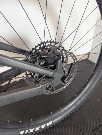 Used Scott Genius 950 2022 2022 Mountainbike, Light Gray, 29 — image 8 of 10