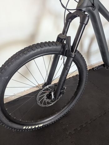 Used Scott Genius 950 2022 2022 Mountainbike, Light Gray, 29 — image 7 of 10