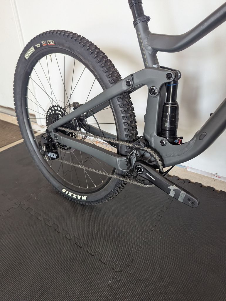 Used Scott Genius 950 2022 2022 Mountainbike, Light Gray, 29 — image 3 of 10