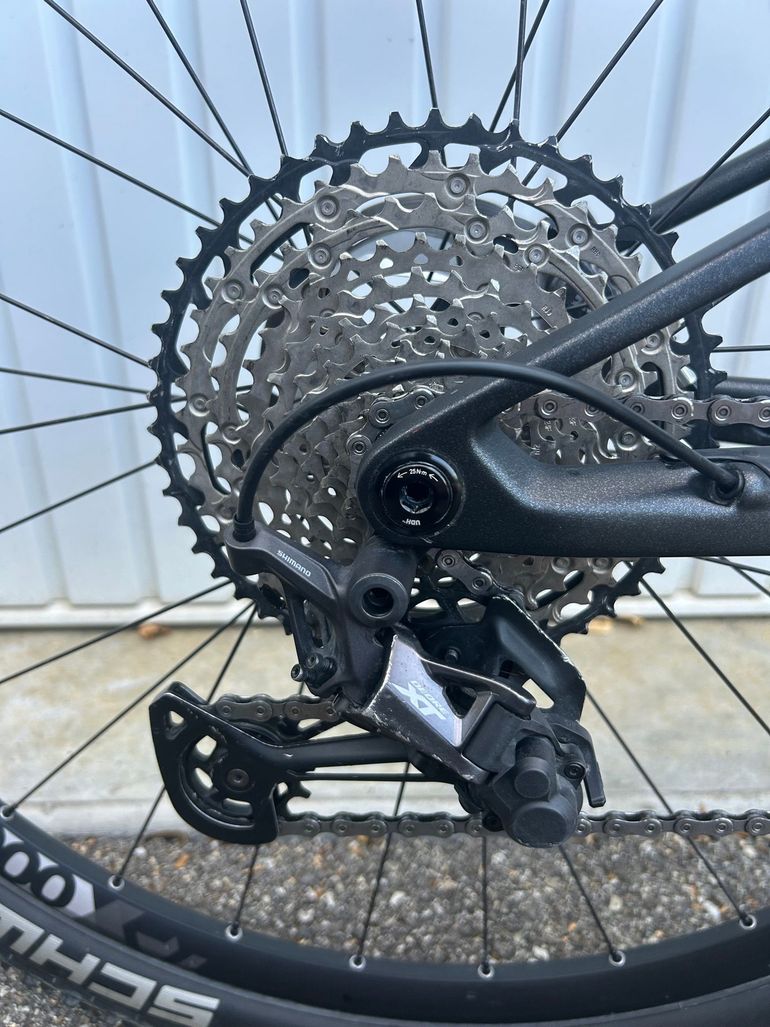 Used Orbea Oiz Shimano Deore XT 2023 Mountainbike, Black — image 4 of 11