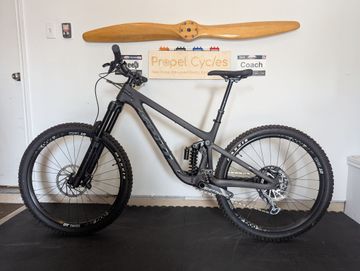 Used Pivot Mach 6 SRAM GX Eagle 2022 Mountainbike, Black — image 2 of 11