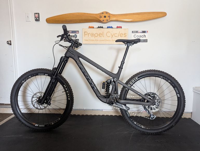 Used Pivot Mach 6 SRAM GX Eagle 2022 Mountainbike, Black — image 2 of 11