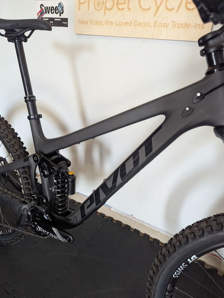 Used Pivot Mach 6 SRAM GX Eagle 2022 Mountainbike, Black — image 9 of 11