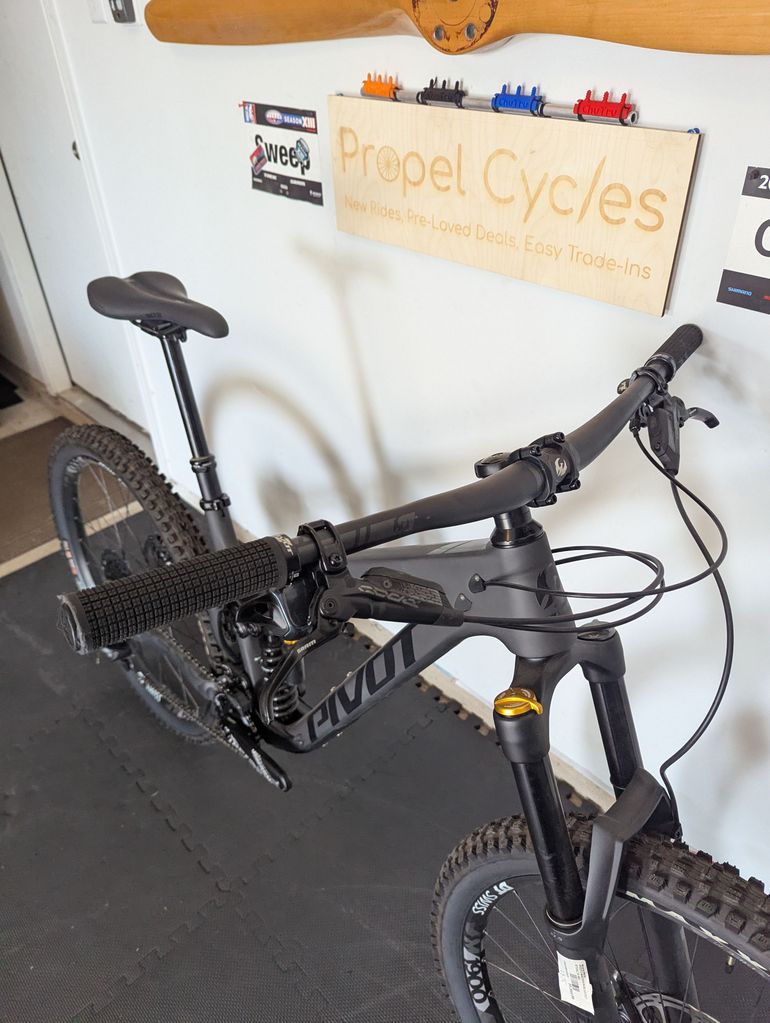 Used Pivot Mach 6 SRAM GX Eagle 2022 Mountainbike, Black — image 10 of 11