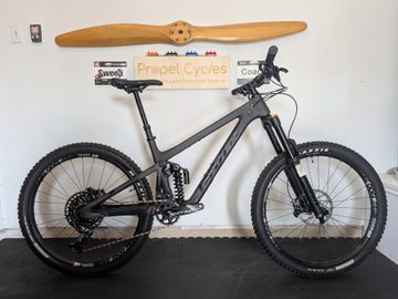 Used Pivot Mach 6 SRAM GX Eagle 2022 Mountainbike, Black — image 1 of 11