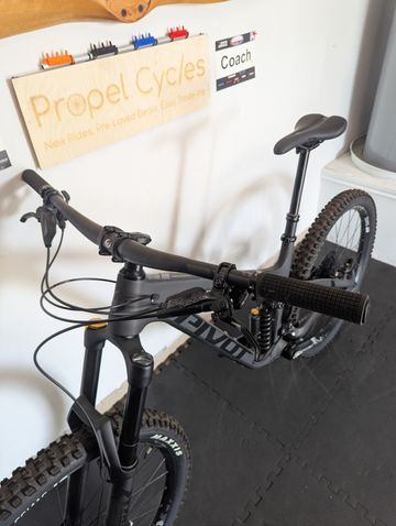 Used Pivot Mach 6 SRAM GX Eagle 2022 Mountainbike, Black — image 5 of 11