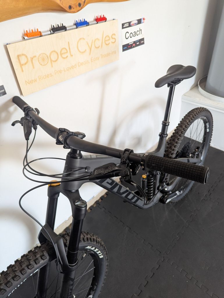 Used Pivot Mach 6 SRAM GX Eagle 2022 Mountainbike, Black — image 5 of 11