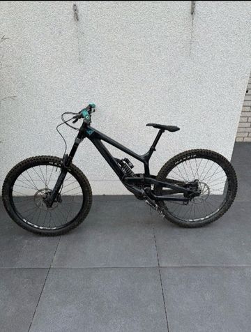 Used YT Industries Tues CORE 2 27 2023 2023 Mountainbike, Black, 27.5 — image 1 of 7