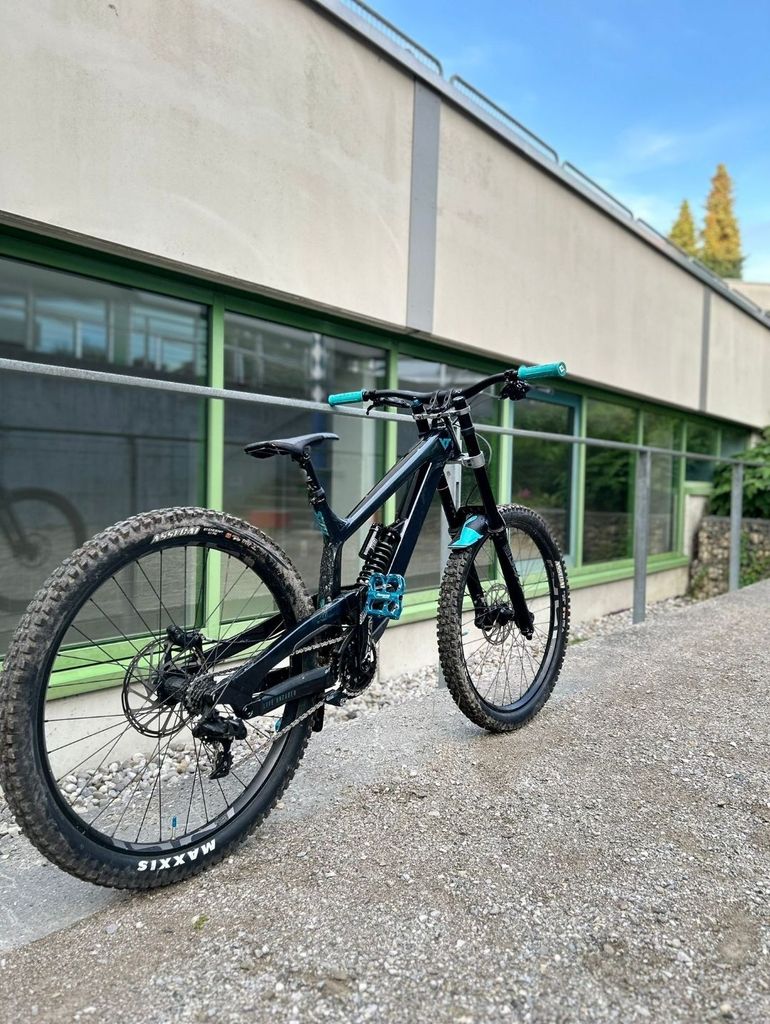 Used YT Industries Tues CORE 2 27 2023 2023 Mountainbike, Black, 27.5 — image 3 of 7