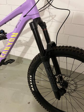 Canyon Torque 27.5 AL 5 2022 2022 Mountainbike usato, Viola — immagine 8 di 10