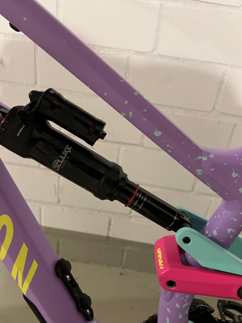 Canyon Torque 27.5 AL 5 2022 2022 Mountainbike usato, Viola — immagine 5 di 10