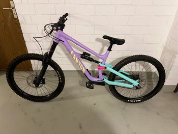 Canyon Torque 27.5 AL 5 2022 2022 Mountainbike usato, Viola — immagine 4 di 10
