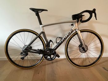 Used Specialized Tarmac SL7 Expert - Ultegra Di2 2022 2022 Road & Gravel, Light Gray — image 1 of 8