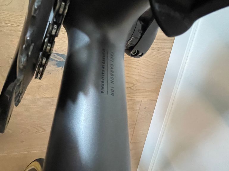 Used Specialized Tarmac SL7 Expert - Ultegra Di2 2022 2022 Road & Gravel, Light Gray — image 6 of 8
