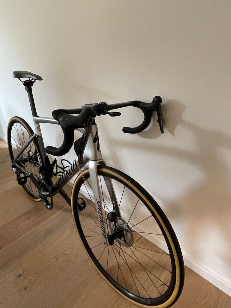 Used Specialized Tarmac SL7 Expert - Ultegra Di2 2022 2022 Road & Gravel, Light Gray — image 2 of 8