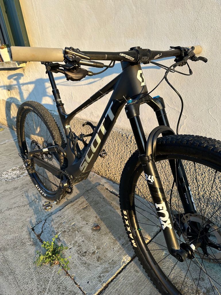 Used Scott Spark RC Team 2024 2024 Mountainbike, Black, 29 — image 3 of 4