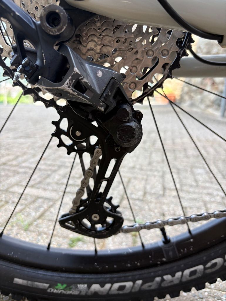 Używany Specialized Stumpjumper Comp 2022 2022 Mountainbike — zdjęcie 7 z 12