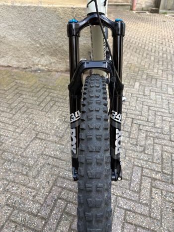 Używany Specialized Stumpjumper Comp 2022 2022 Mountainbike — zdjęcie 11 z 12