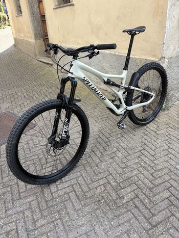 Używany Specialized Stumpjumper Comp 2022 2022 Mountainbike — zdjęcie 6 z 12