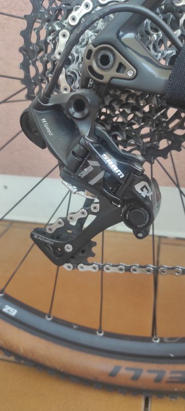 Used Canyon Exceed CF SL Pro Race 2018 Mountainbike, Black — image 5 of 8