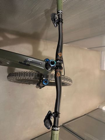 Used Rocky Mountain Slayer C90 Custom 2023 Mountainbike, Green — image 9 of 9