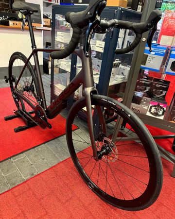 Orbea AVANT H30 2025 Road & Gravel usato, Grigio chiaro — immagine 4 di 5
