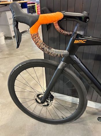 Used BMC Roadmachine 01 2023 Road & Gravel, Black — image 11 of 14