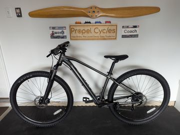 Used Scott Aspect Shimano Altus 2022 Mountainbike, Light Gray — image 2 of 11