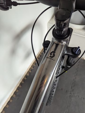 Used Scott Aspect Shimano Altus 2022 Mountainbike, Light Gray — image 8 of 11