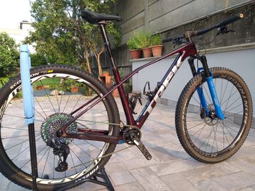 Used Trek Procaliber SRAM XX1 Eagle AXS 2025 Mountainbike, Red — image 1 of 30