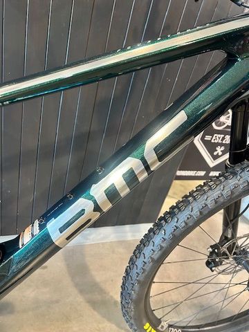 Used BMC Fourstroke 01 LT | ONE 2022 2022 Mountainbike, Green, 29 — image 2 of 16