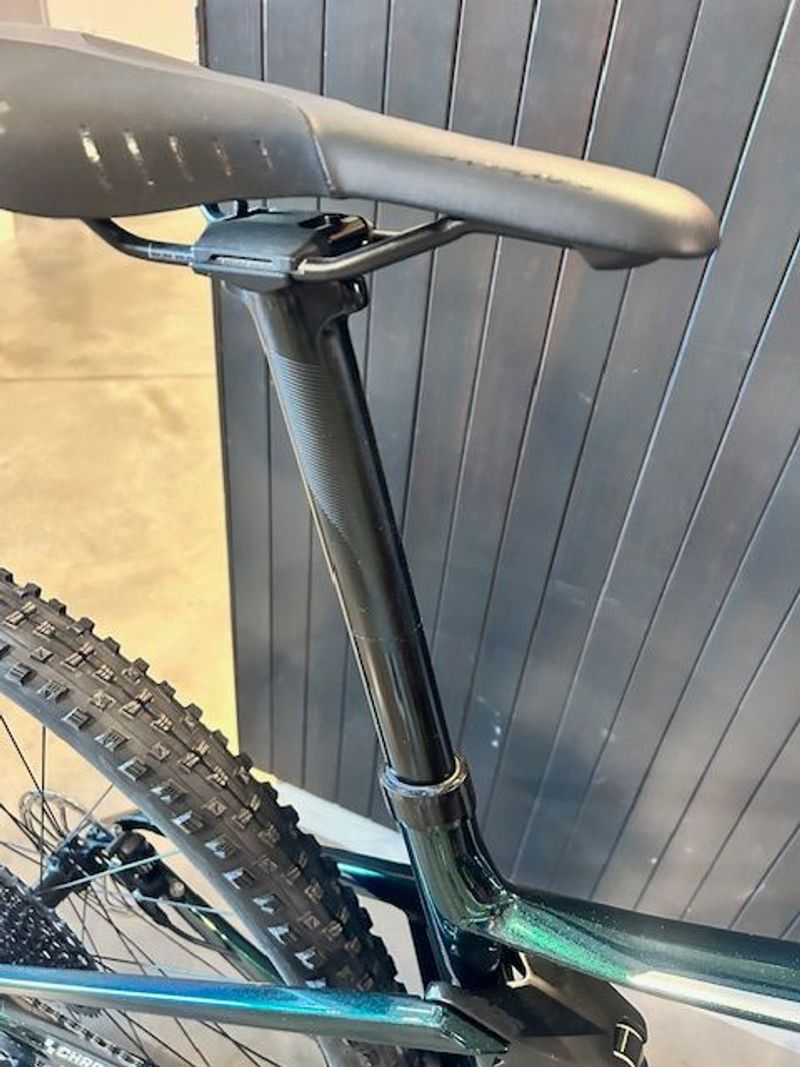 Used BMC Fourstroke 01 LT | ONE 2022 2022 Mountainbike, Green, 29 — image 9 of 16
