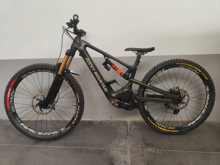 Mountain Altitude Powerplay Instinct Powerplay Carbon 90 Rocky