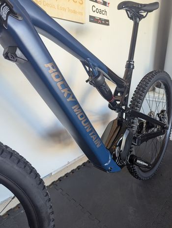 Used Rocky Mountain Instinct Powerplay Alloy 30 2022 2022 Mountainbike, Black, 29 — image 7 of 10