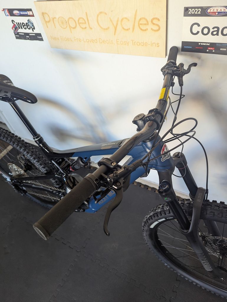 Used Rocky Mountain Instinct Powerplay Alloy 30 2022 2022 Mountainbike, Black, 29 — image 5 of 10