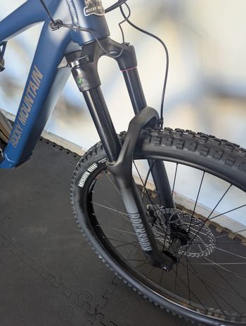 Used Rocky Mountain Instinct Powerplay Alloy 30 2022 2022 Mountainbike, Black, 29 — image 6 of 10