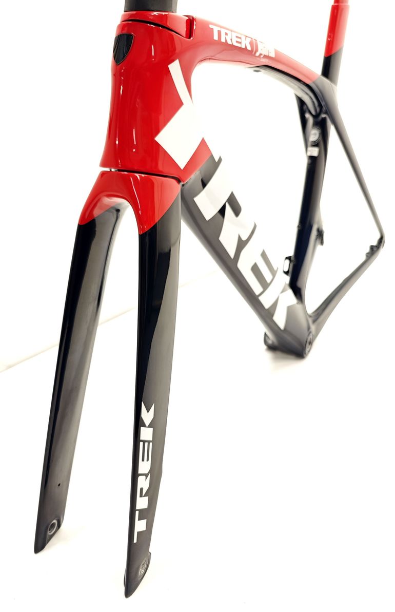 Used Trek Madone SLR 9 2021 Frameset 2021 Road & Gravel, Red — image 4 of 11