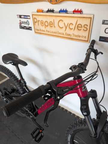 Used Rocky Mountain Growler 20 2022 2022 Mountainbike, Red, 29 — image 5 of 9