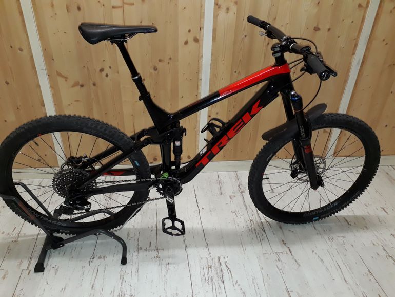 Used Trek Remedy 9.9 Race Shop Limited 2017 2017 Mountainbike, Black, 27.5 (650B) — image 2 of 9