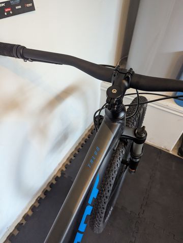 Used Giant Talon 1 2022 2022 Mountainbike, Black, 27.5, 29 — image 10 of 11