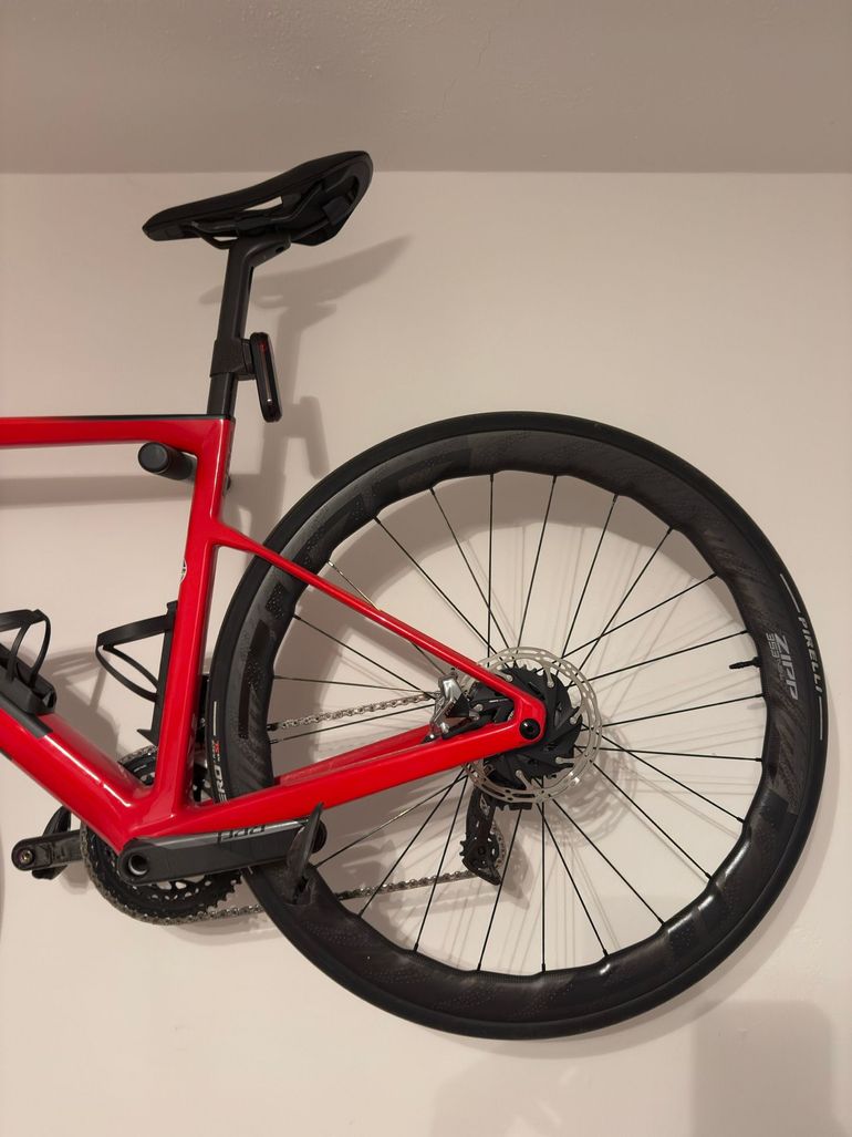 Used BMC Teammachine SLR01 ONE 2023 2023 Road & Gravel, Red — image 5 of 6