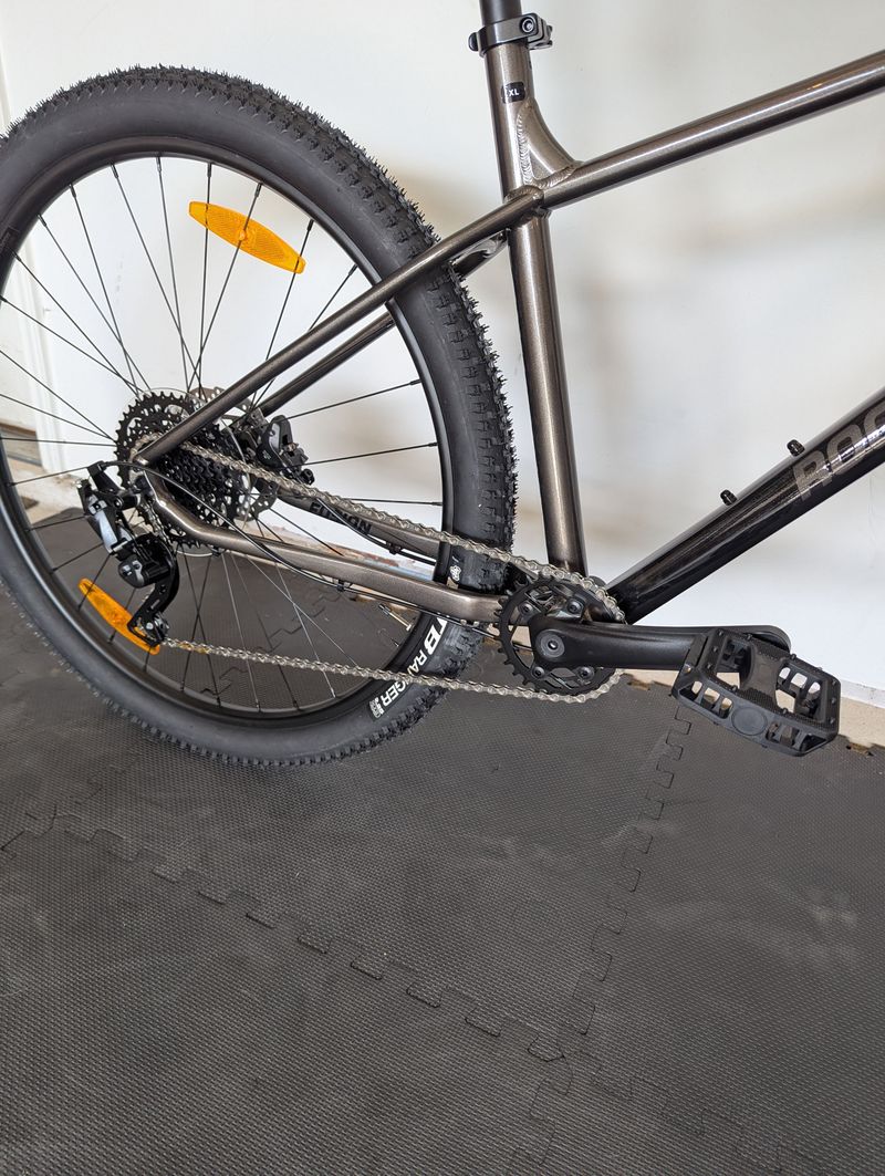 Used Rocky Mountain Fusion 10 2022 2022 Mountainbike, Black, 29 — image 2 of 9