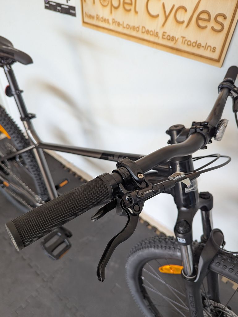 Used Rocky Mountain Fusion 10 2022 2022 Mountainbike, Black, 29 — image 5 of 9