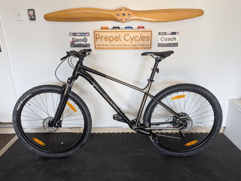 Used Rocky Mountain Fusion 10 2022 2022 Mountainbike, Black, 29 — image 1 of 9