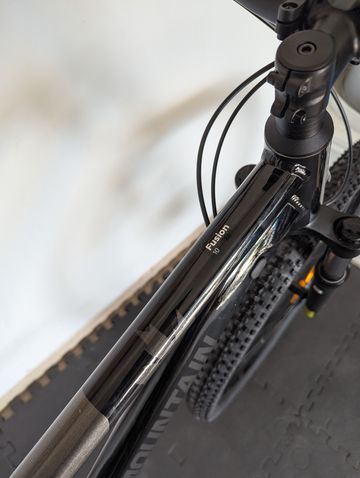Used Rocky Mountain Fusion 10 2022 2022 Mountainbike, Black, 29 — image 8 of 9
