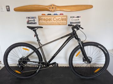 Used Rocky Mountain Fusion 10 2022 2022 Mountainbike, Black, 29 — image 4 of 9