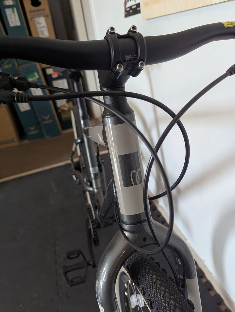 Used Liv NEW Momentum Iride UX 9S Size M 2022 Road & Gravel, Black — image 6 of 8