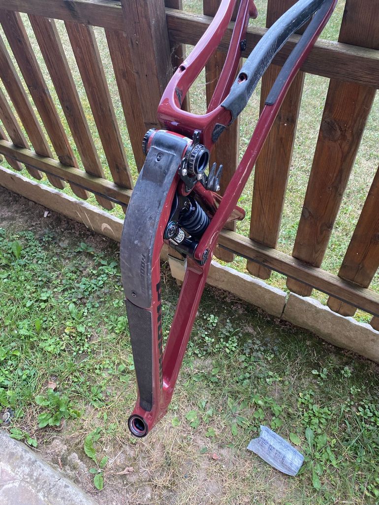 Used Propain Tyee CF 5 2023 Mountainbike, Red, 29 — image 3 of 5