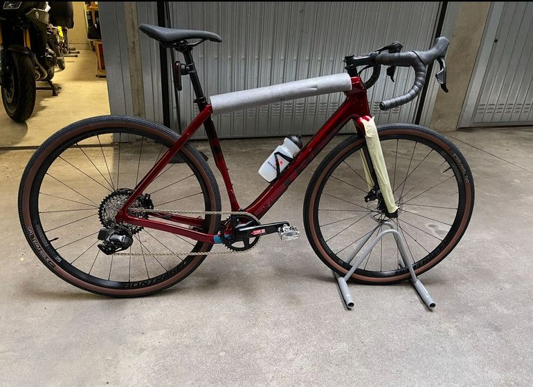 Used Trek Checkpoint SL 6 eTap 2023 2023 Road & Gravel, Red — image 1 of 6