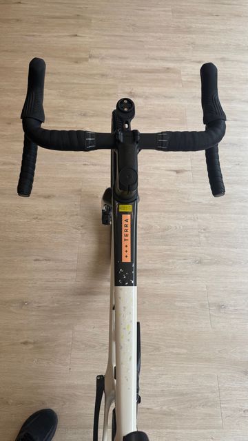 Used Orbea TERRA M30TEAM 2024 2024 Road & Gravel, White — image 5 of 11